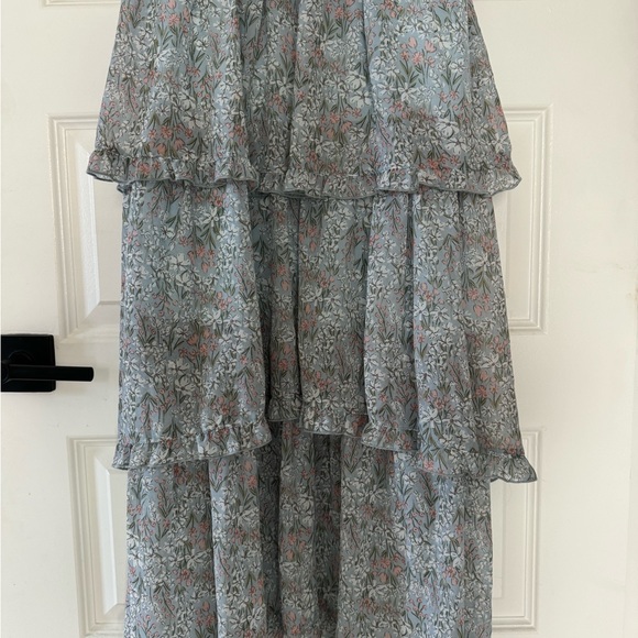 ASTR the Label FLUTTER STRAP FLORAL TIERED MAXI DRESS - Picture 5 of 7